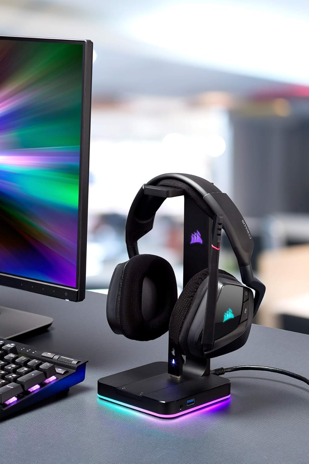 Corsair ST100 Premium Kopfhörer-Ständer (2x USB 3.1, Aluminium, 7.1 Dolby Audio Ausgang) schwarz