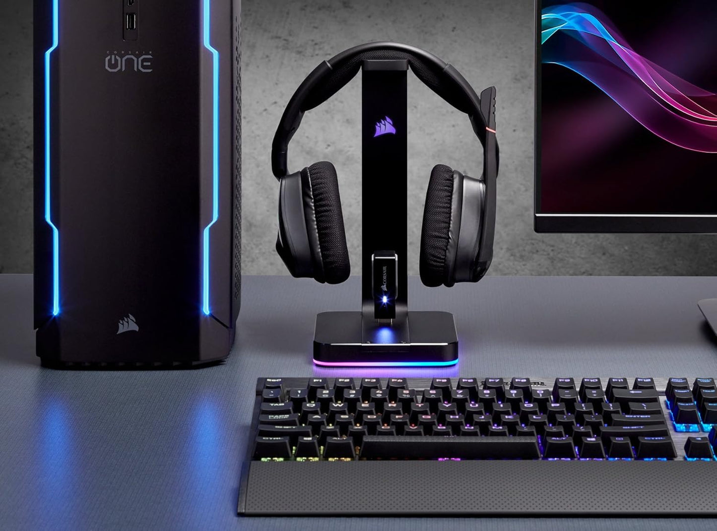 Corsair ST100 Premium Kopfhörer-Ständer (2x USB 3.1, Aluminium, 7.1 Dolby Audio Ausgang) schwarz